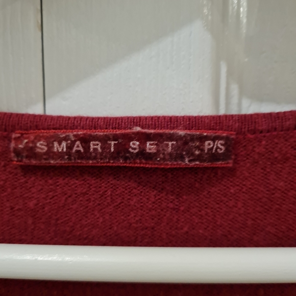 SMART SET Red Sweater 3/4 Sleeves - Picture 2 of 3